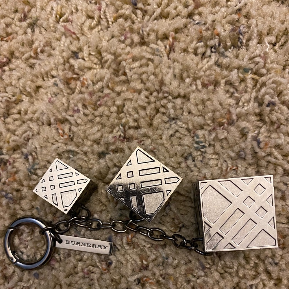 BRAND NEW UNUSED Burberry key chain with nude/pink lipstick
